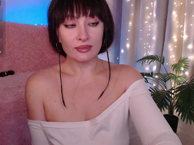 Zeeeme's BongaCams show and profile