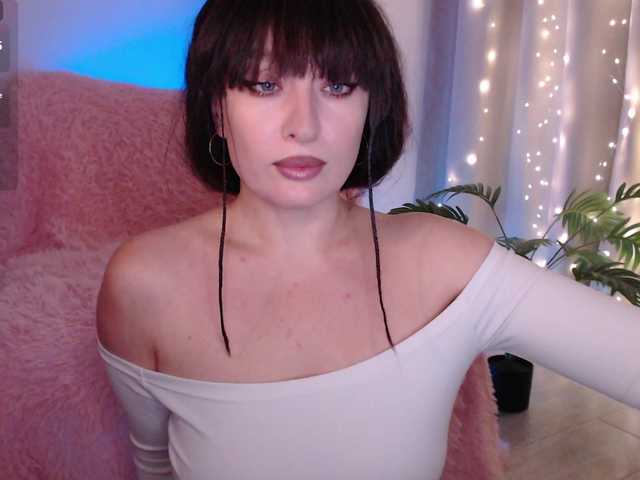 Zeeeme's BongaCams show and profile