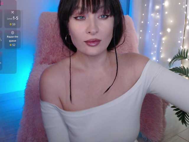 Zeeeme's BongaCams show and profile
