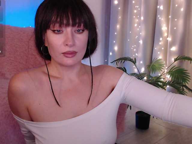 Zeeeme's BongaCams show and profile