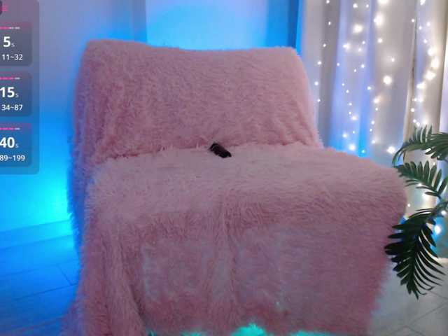 Zeeeme's BongaCams show and profile