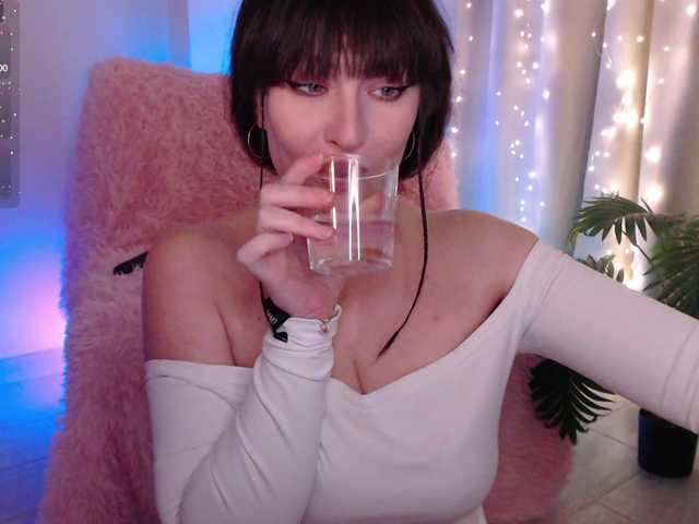 Zeeeme's BongaCams show and profile