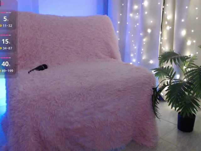 Zeeeme's BongaCams show and profile