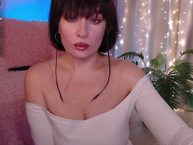 Zeeeme's BongaCams show and profile