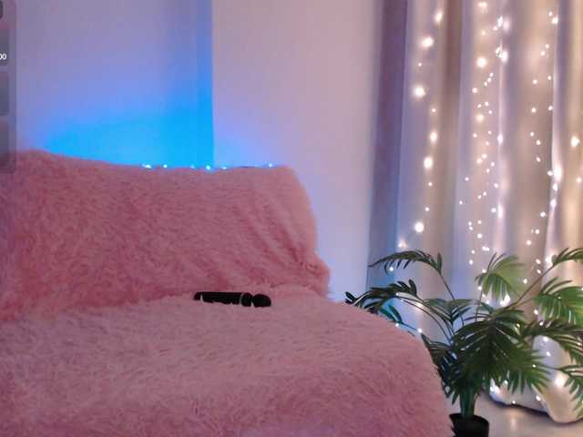 Zeeeme's BongaCams show and profile