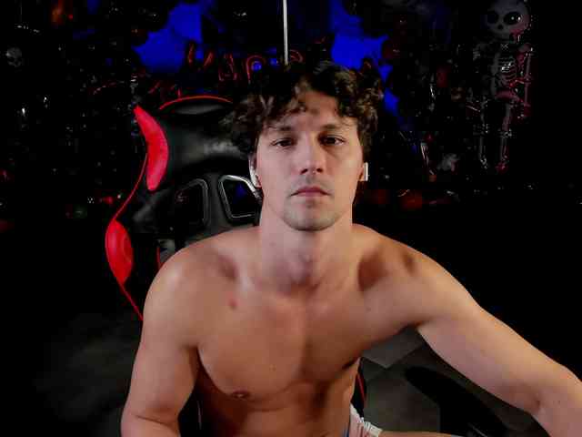 dirty-boss Live Webcam on {site_name}