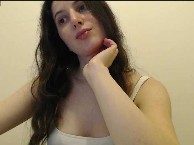 Hot-lina's BongaCams show and profile