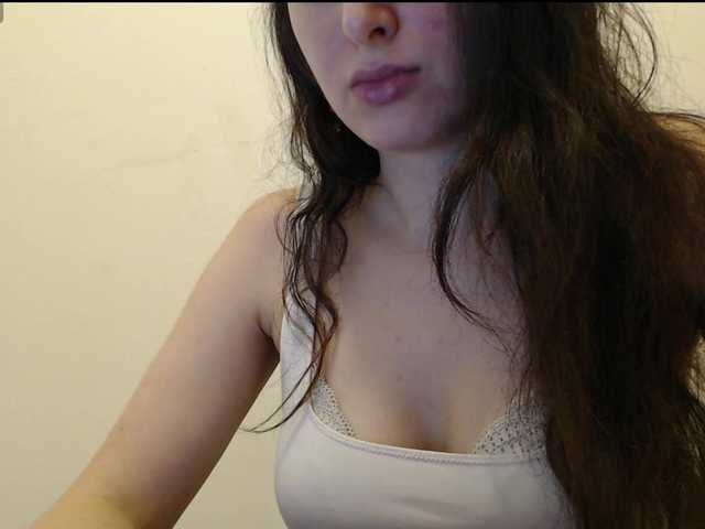 Hot-lina's BongaCams show and profile