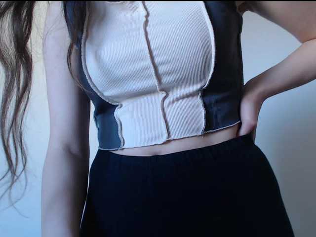 Hot-lina's BongaCams show and profile