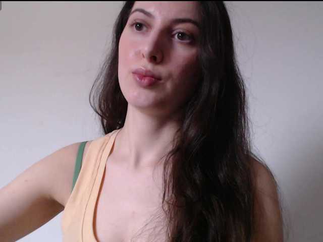 Hot-lina's BongaCams show and profile