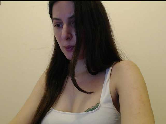 Hot-lina's BongaCams show and profile