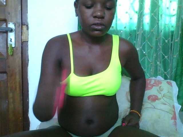 sweetchic's BongaCams show and profile