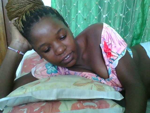 sweetchic's BongaCams show and profile