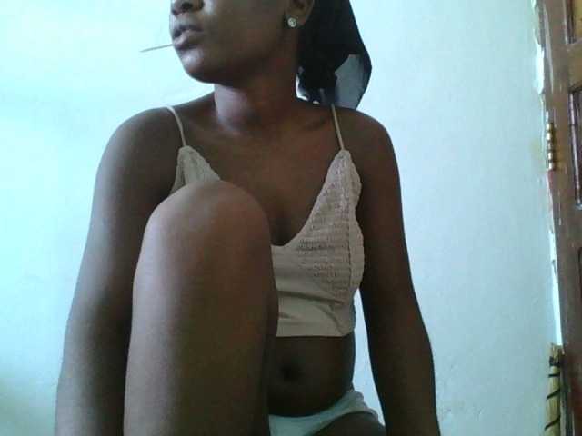 sweetchic's BongaCams show and profile