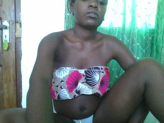 sweetchic's BongaCams show and profile