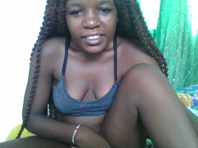 sweetchic's BongaCams show and profile