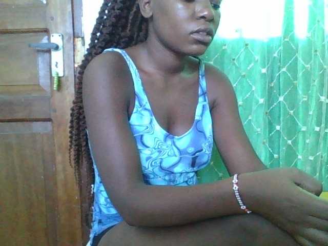 sweetchic's BongaCams show and profile