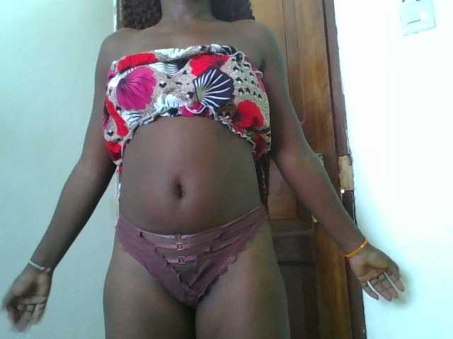 sweetchic's BongaCams show and profile