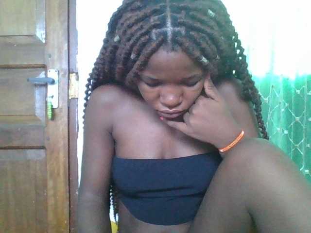 sweetchic's BongaCams show and profile