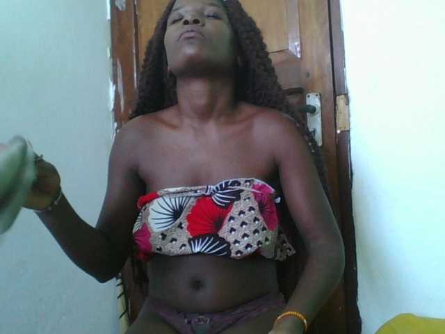 sweetchic's BongaCams show and profile