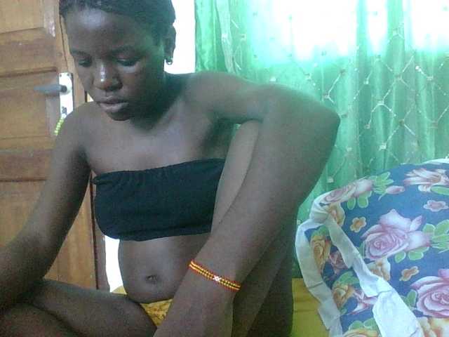 sweetchic webcam bongacams model stream image