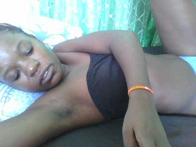 sweetchic's BongaCams show and profile