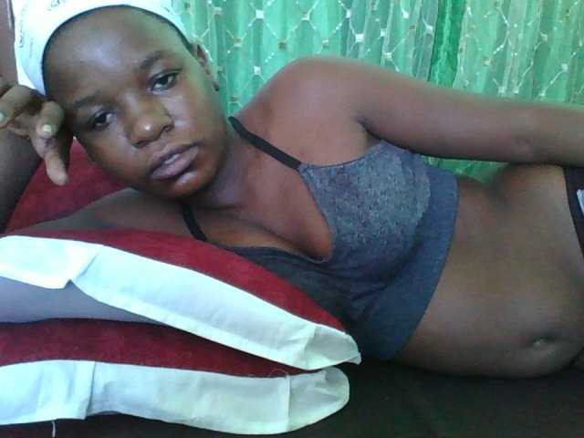 sweetchic's BongaCams show and profile