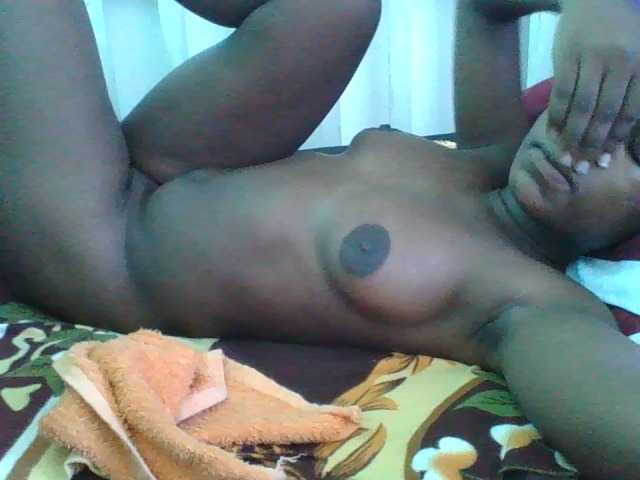 sweetchic's BongaCams show and profile