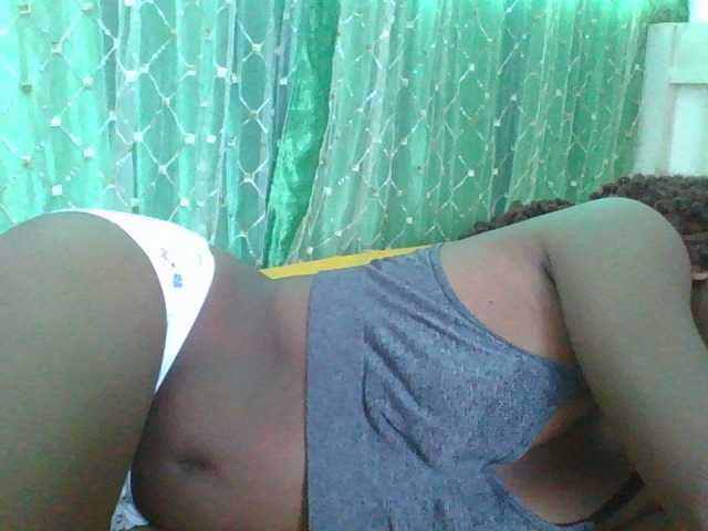 sweetchic's BongaCams show and profile