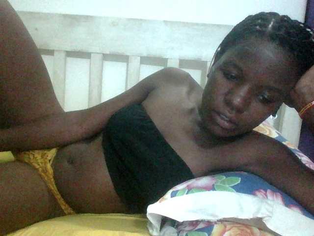 sweetchic webcam bongacams model stream image