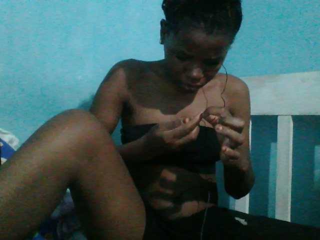 sweetchic webcam bongacams model stream image