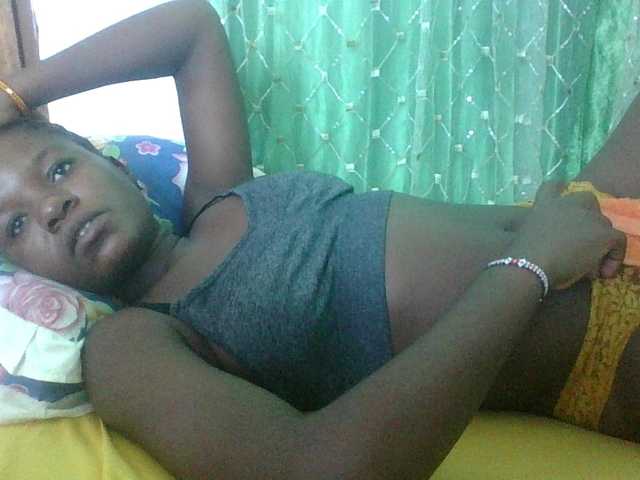 sweetchic's BongaCams show and profile