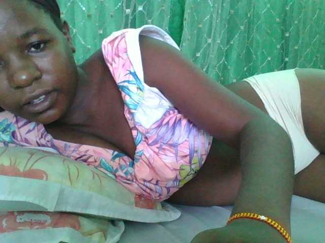 le modèle sweetchic est en webcam porno dans un show sur le site bongacams, il possède les tags suivants: Ebony,Brunette,Hairy