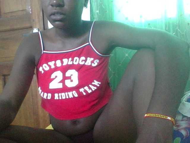 sweetchic's BongaCams show and profile