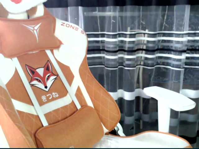 Lollifoxy's BongaCams show and profile