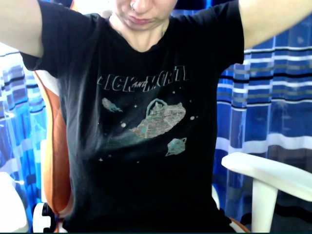 Lollifoxy's BongaCams show and profile