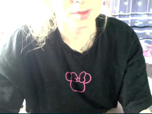 Lollifoxy's BongaCams show and profile