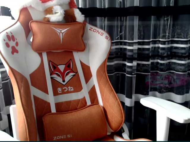 Lollifoxy's BongaCams show and profile