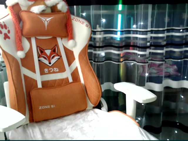 Lollifoxy's BongaCams show and profile