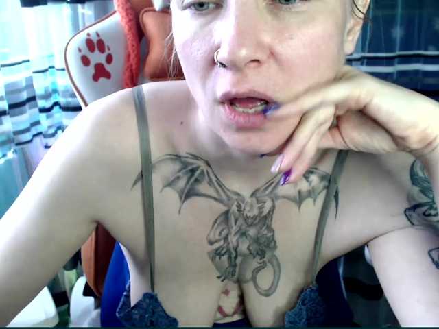Lollifoxy's BongaCams show and profile