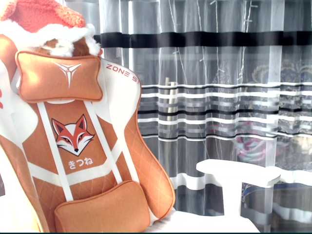 Lollifoxy's BongaCams show and profile