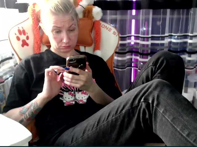 Lollifoxy's BongaCams show and profile