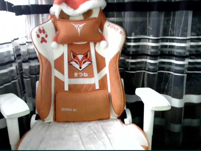 Lollifoxy's BongaCams show and profile