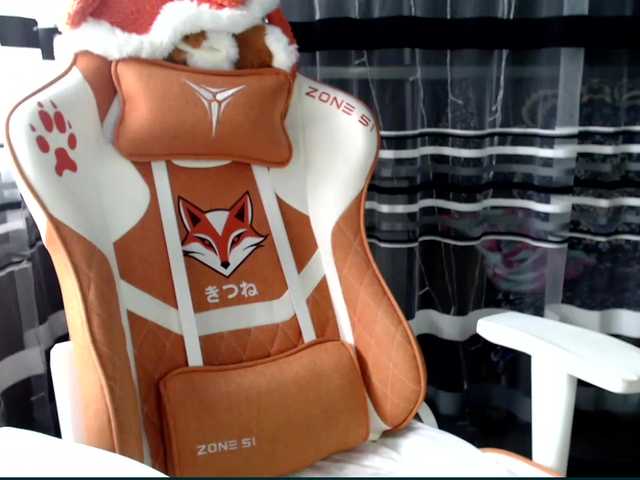 Lollifoxy's BongaCams show and profile