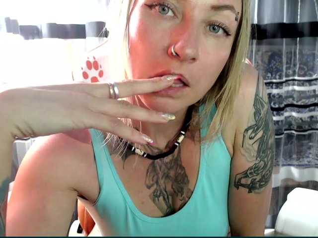 Lollifoxy's BongaCams show and profile