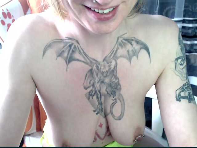 Lollifoxy's BongaCams show and profile