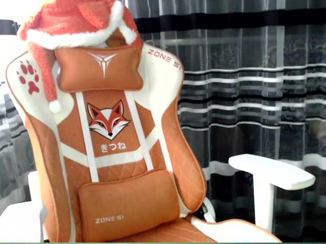 Lollifoxy's BongaCams show and profile