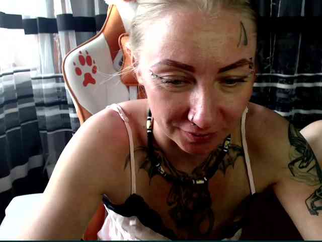 Lollifoxy Live Webcam on BongaCams