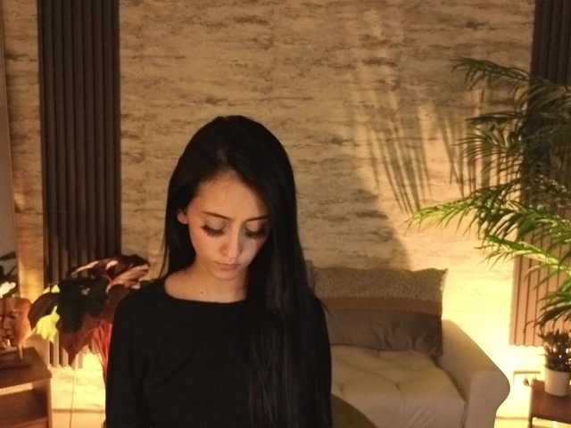 Coraliinee's BongaCams show and profile