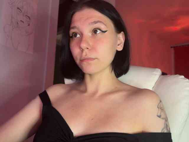 PinkDolly18 webcam